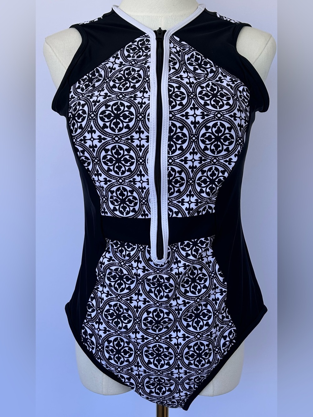 Beachsissi Women’s Sporty High-Neck 1 Piece Swimsuit Zip Front Size XL